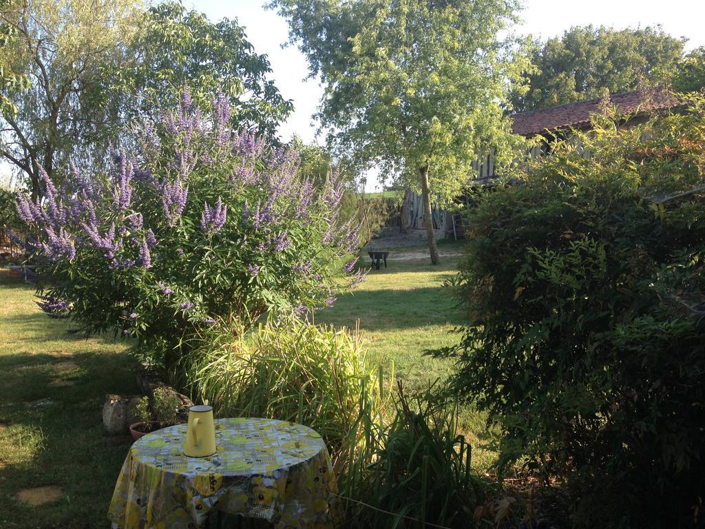Bed and Breakfast Domaine A Marmande Berdoues Exterior foto